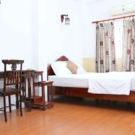 Hoang Cuong Hotel 15 Nguyen Thai Hoc Hanoi Exterior photo